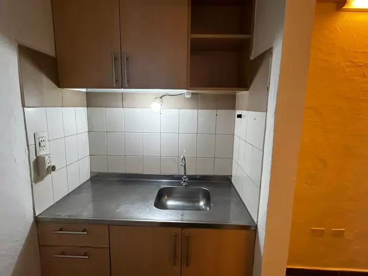 ALQUILER COMODO MONOAMBIENTE CENTRICO